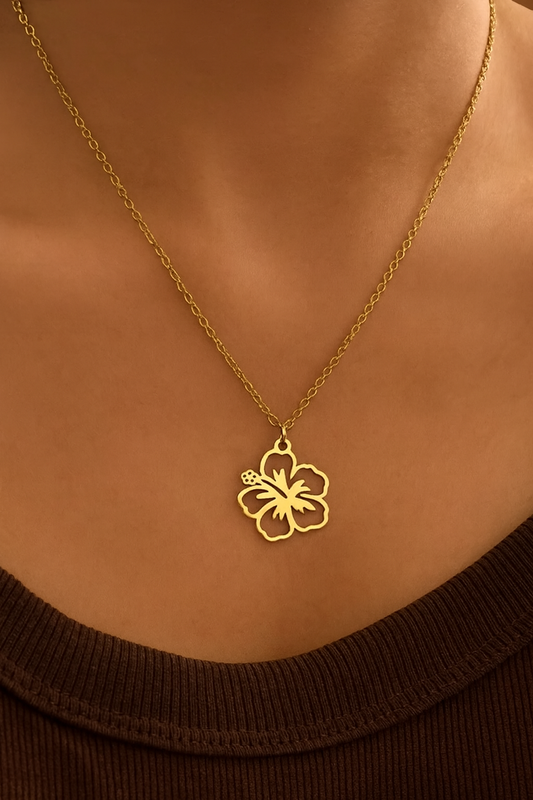 Simple Style Flower Pendant Ion Plating Necklace