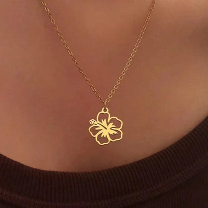 Simple Style Flower Pendant Ion Plating Necklace