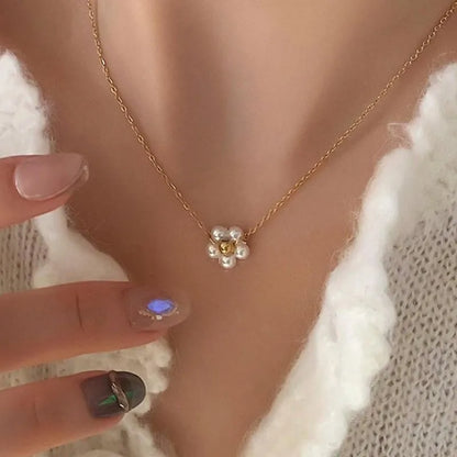 Sweet Flower 18K Gold Plated Ion Plating (IP) Inlay Regular Chain Pendant Necklace