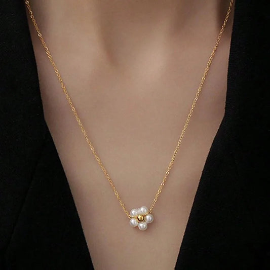 Sweet Flower 18K Gold Plated Ion Plating (IP) Inlay Regular Chain Pendant Necklace